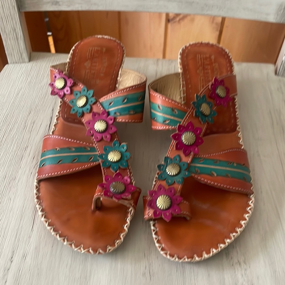 L’ARTISTE women’s sandals